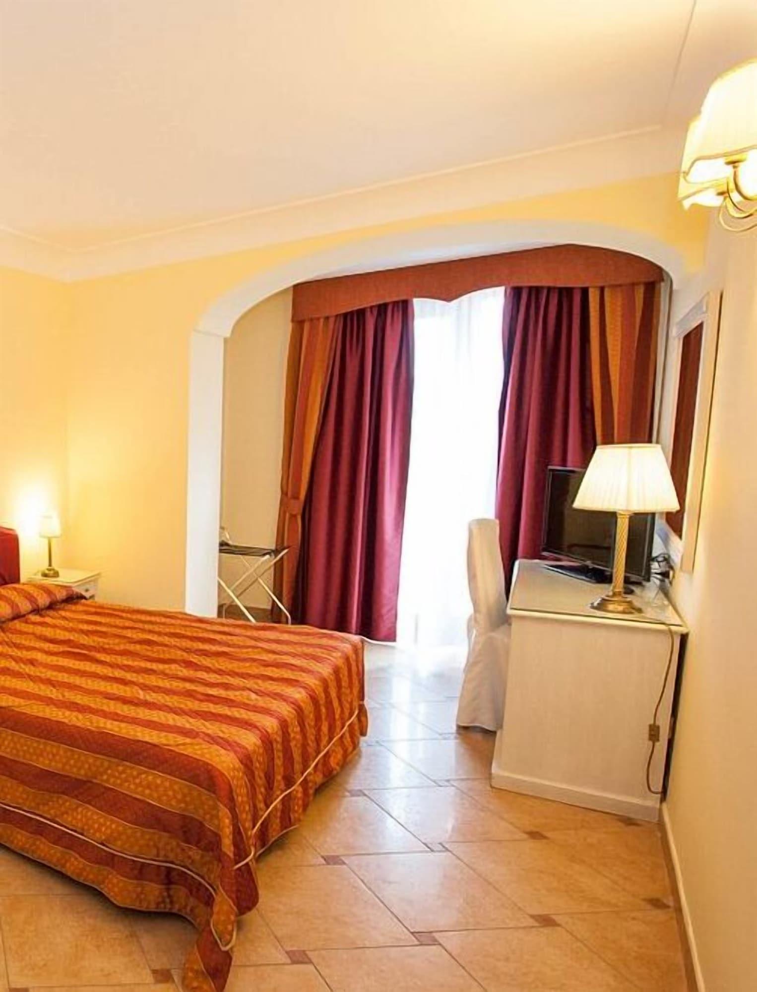 Hotel La Vue D'Or Соренто Екстериор снимка