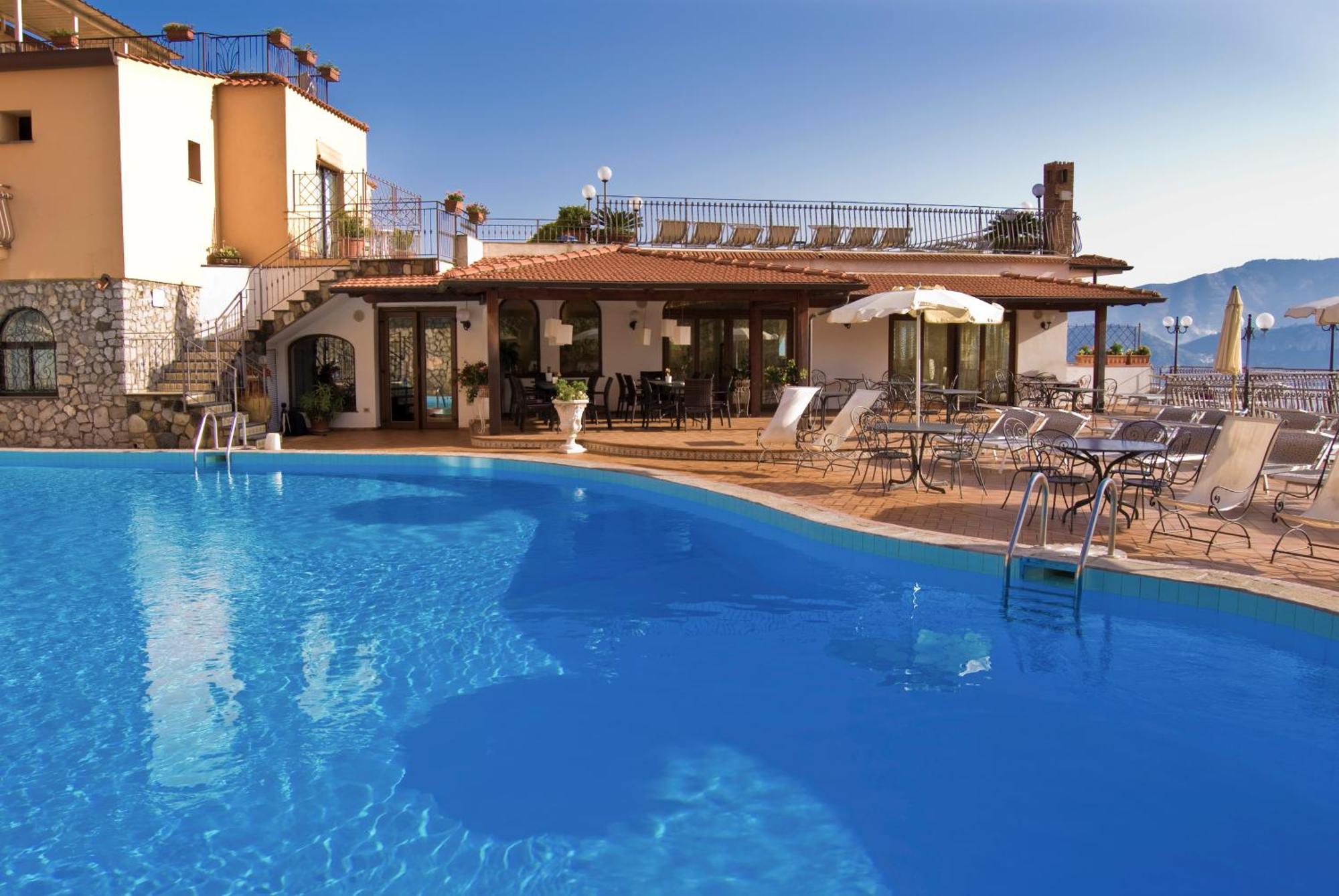 Hotel La Vue D'Or Соренто Екстериор снимка