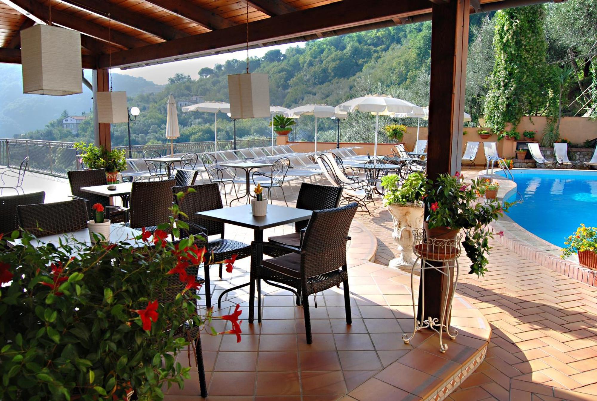 Hotel La Vue D'Or Соренто Екстериор снимка