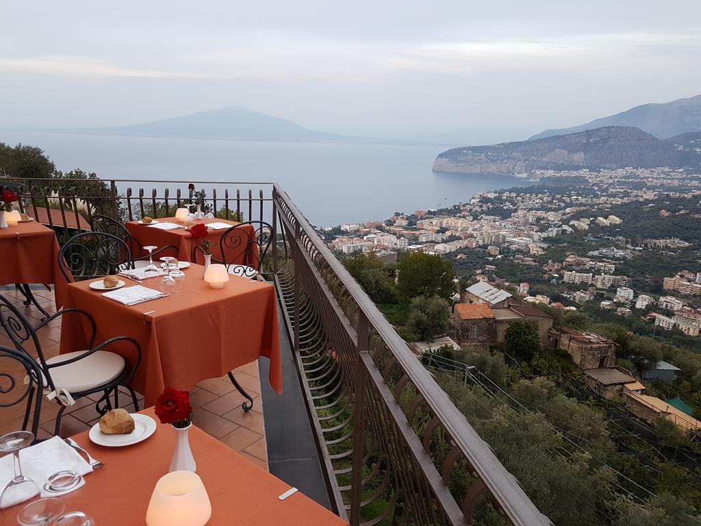 Hotel La Vue D'Or Соренто Екстериор снимка