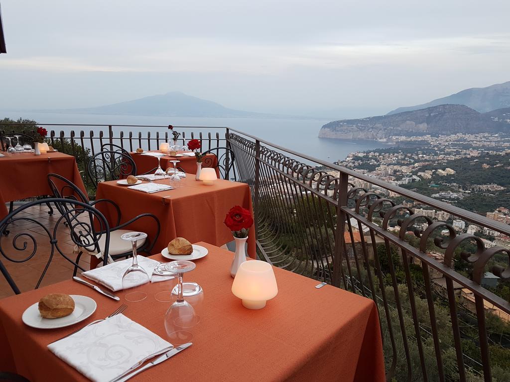 Hotel La Vue D'Or Соренто Екстериор снимка