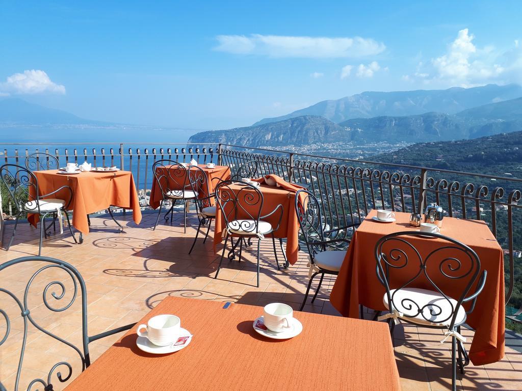 Hotel La Vue D'Or Соренто Екстериор снимка