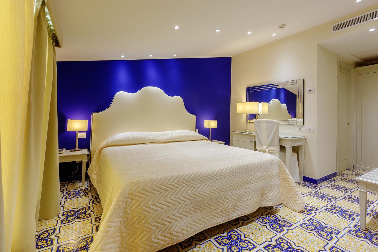 Hotel La Vue D'Or Соренто Екстериор снимка