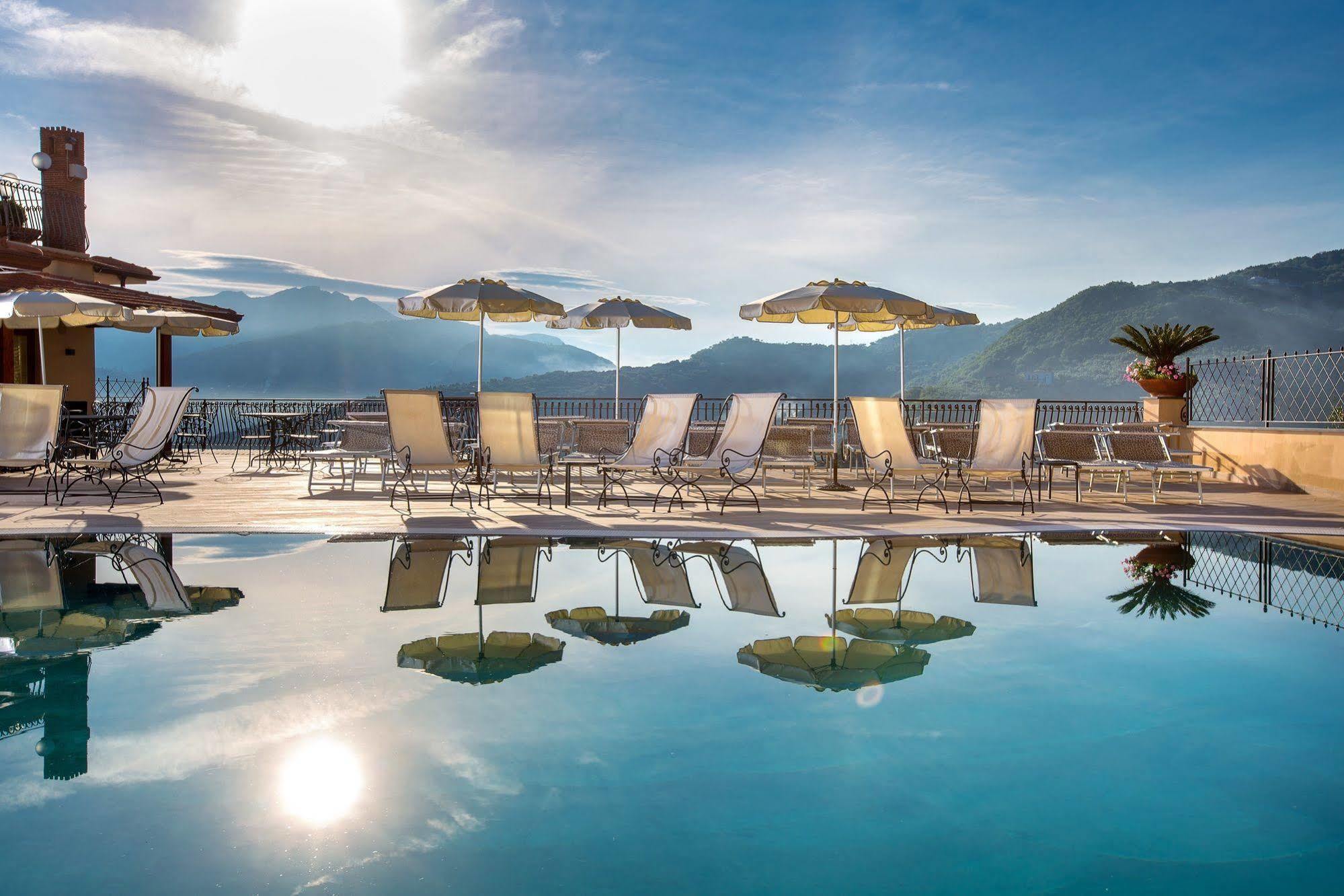 Hotel La Vue D'Or Соренто Екстериор снимка
