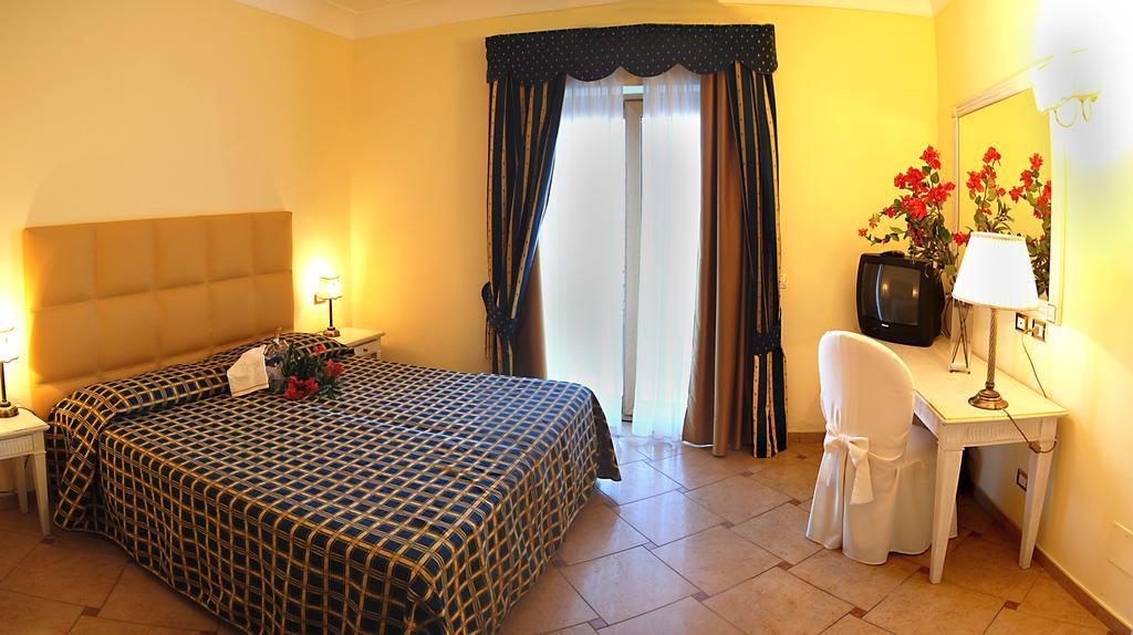 Hotel La Vue D'Or Соренто Екстериор снимка